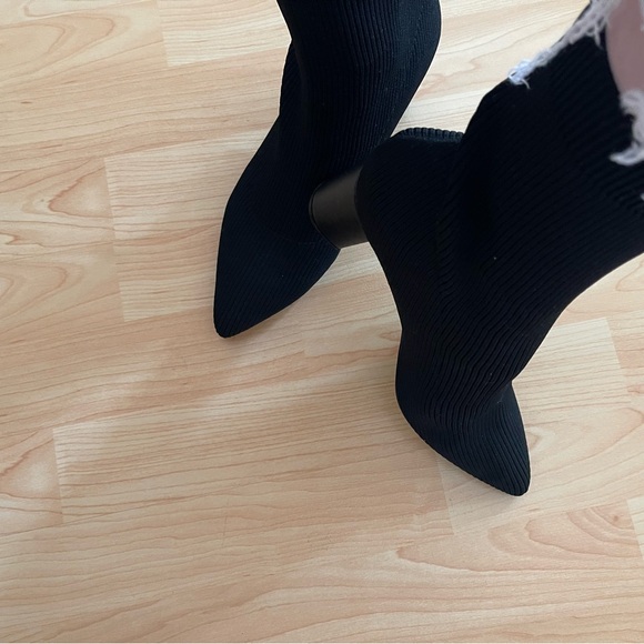 NEW 🎈Calvin Kline Boots black stretch top with chunky heels - Picture 4 of 7